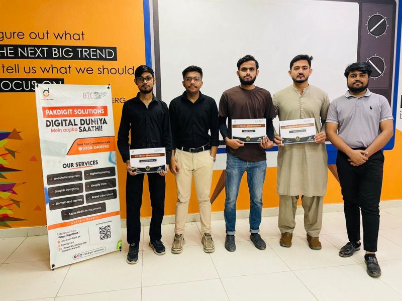 Pakdigit affiliate program participants holding certificates